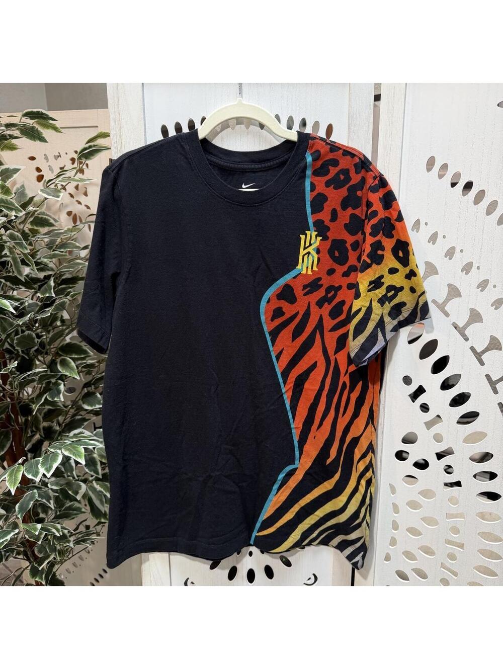 Nike Kyrie Irving Graphic T Shirt Men’s Large Animal Print Basketball Tee